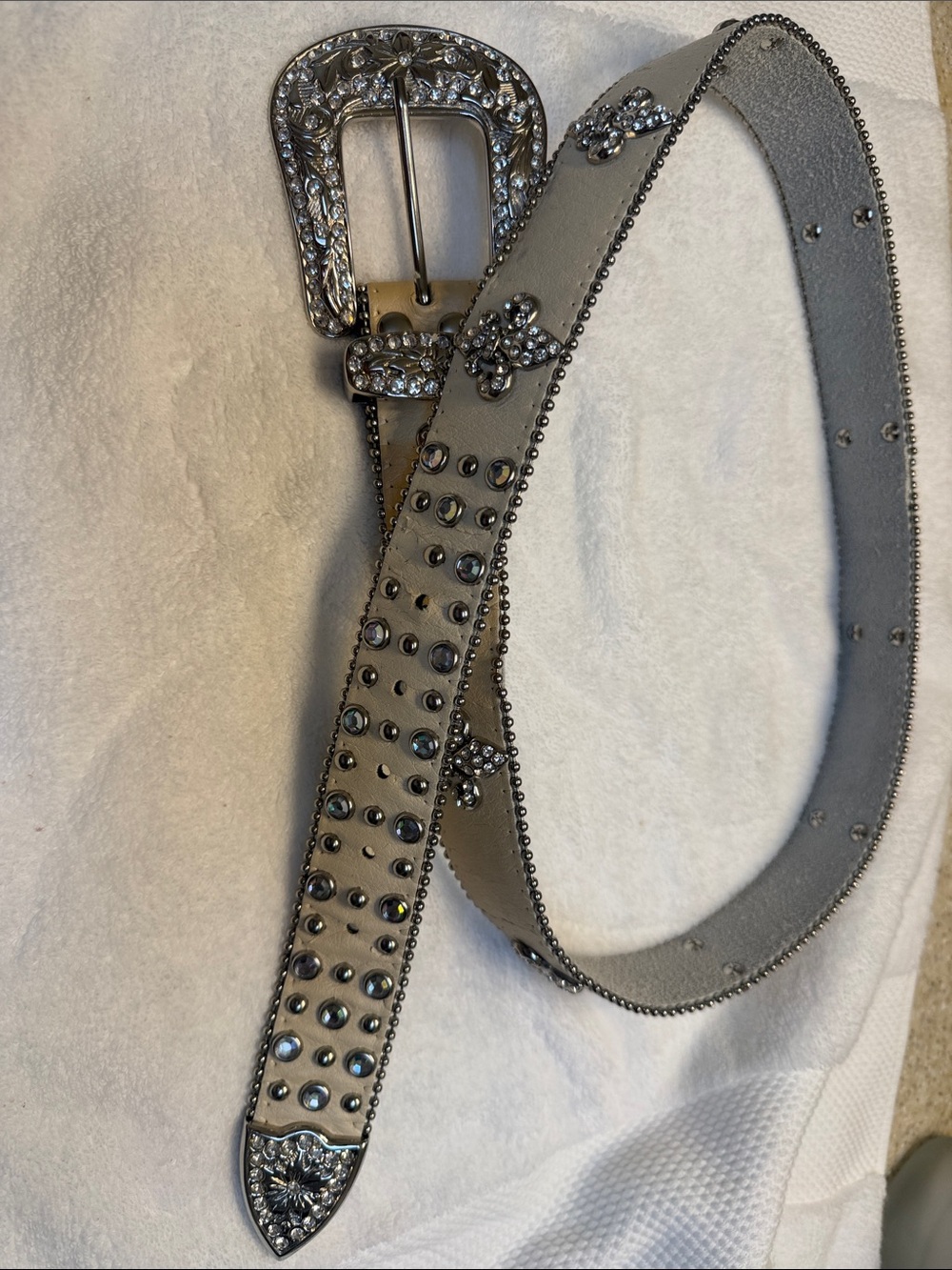 Silver Crystal-Studded Fleur De Lis design Women's Fashion Belt